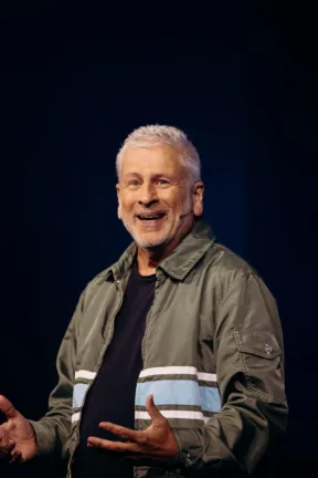 A New Way to Pray-Louie Giglio
